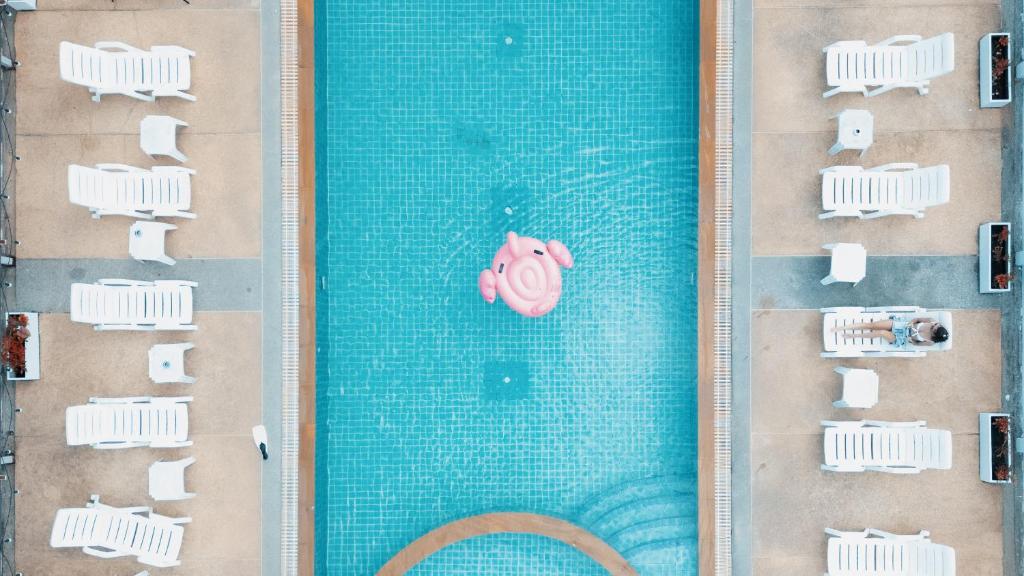 Issara Patong Beach - Resim 6