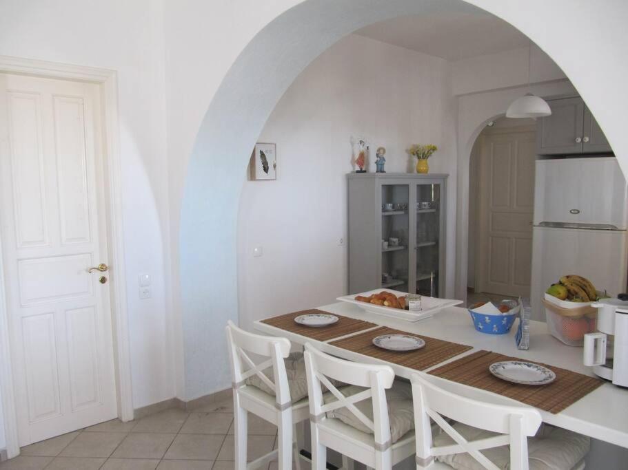 Kuchyňa alebo kuchynka v ubytovaní Beachfront-Santa Marina Vacation Home