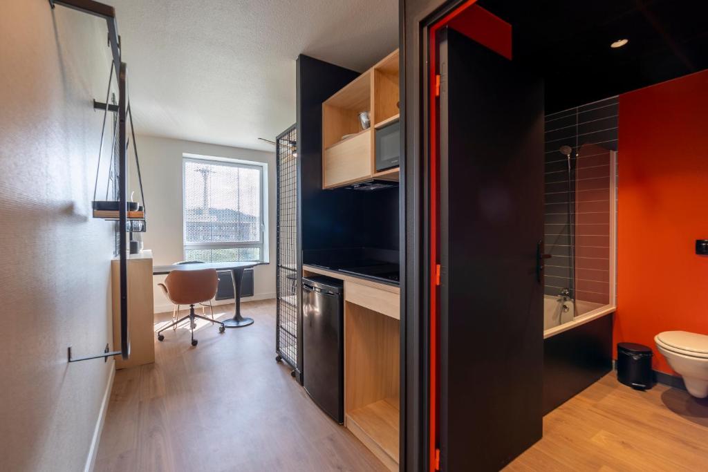 COWOOL TOULOUSE - Resim 18