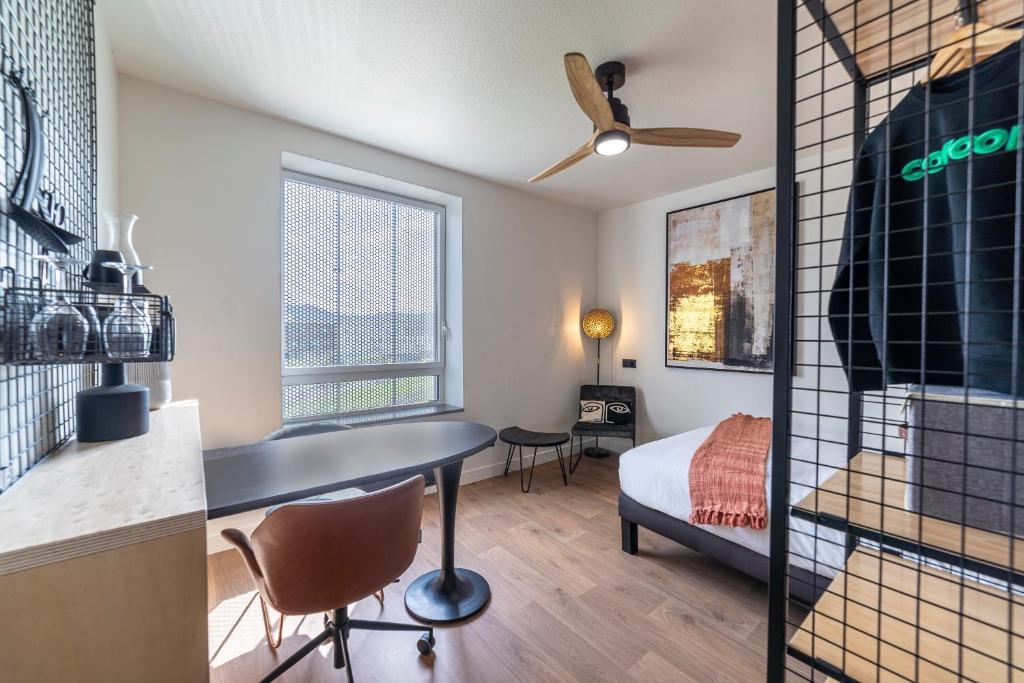 COWOOL TOULOUSE - Resim 17