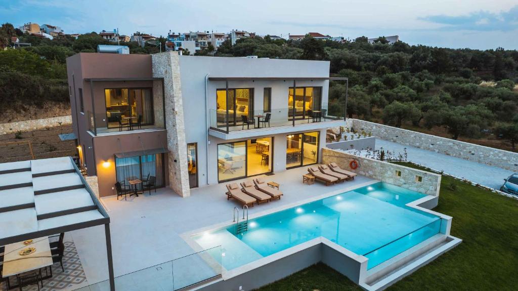 Star Luxury Rentals Reference: Star Luxury Villa Private Pool Gym Playground Kato Daratso