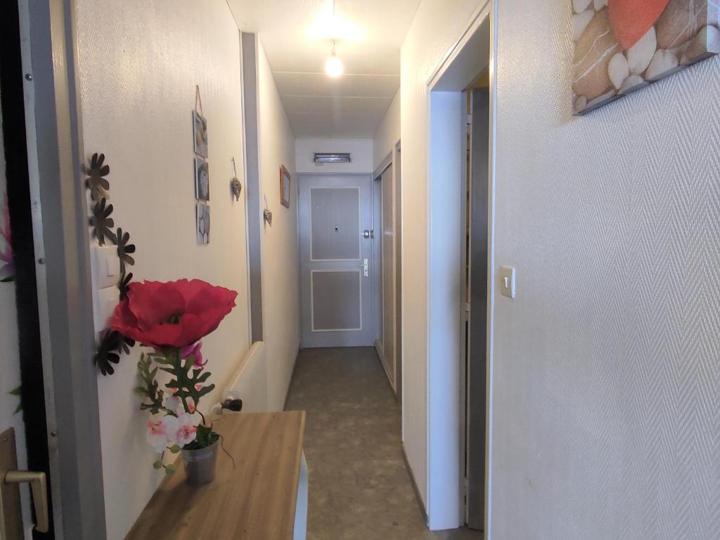 Fotografia z galérie ubytovania Appartement bord de mer avec balcon et parking - FR-1-652-28 v destinácii Saint-Jean-de-Monts