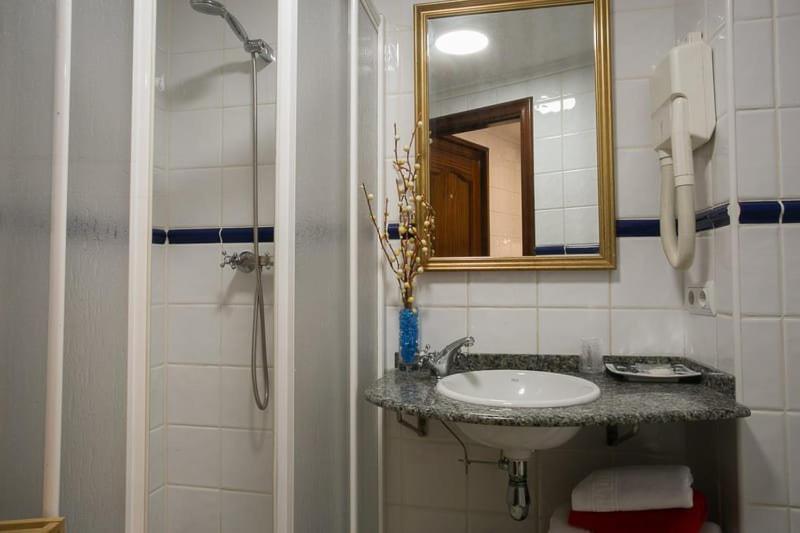 Koupelna v ubytování Estudios Casa Lola de Talarn