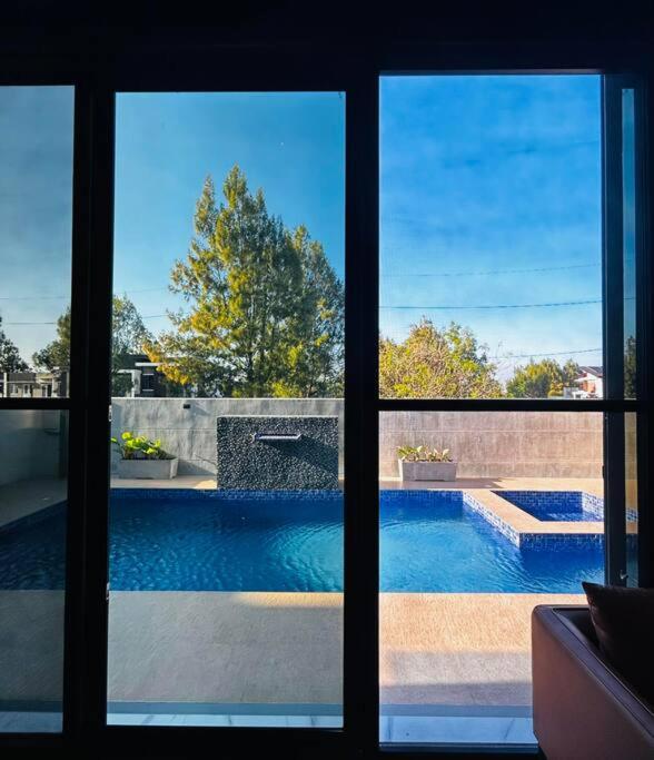 Bazén v ubytování Casa Serene Tagaytay (Pool, Deluxe, Relaxing Stay) nebo v jeho okolí