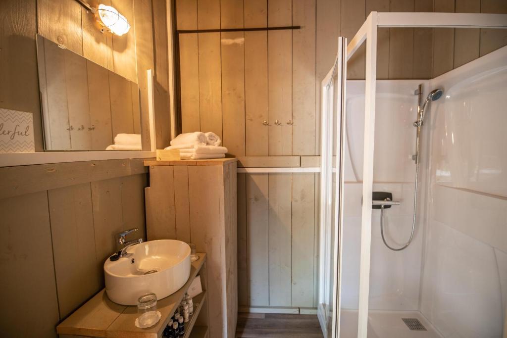 Arena One 99 Glamping - 15