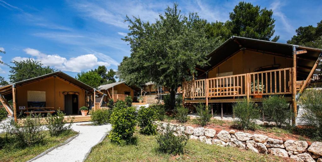 Arena One 99 Glamping - 16