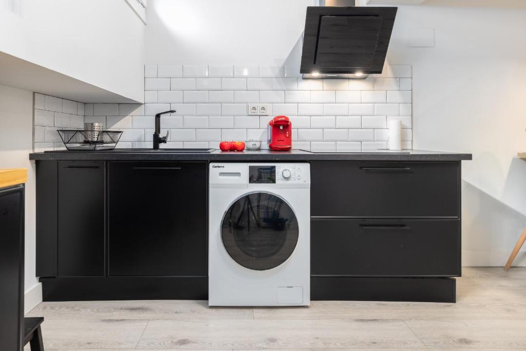 Kuchyňa alebo kuchynka v ubytovaní Egona -Apartamentos Itxaropena Zarautz