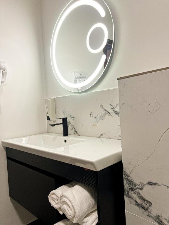 Hotel Neon - Resim 19