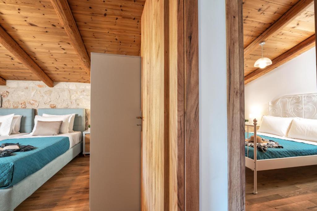 A bed or beds in a room at Mirabilia Loft - Amazing Views and Steps from Banana Beach