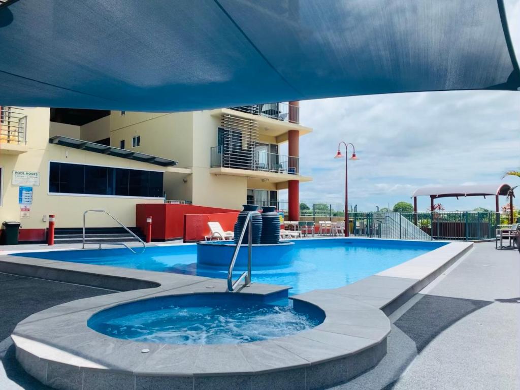 Bazén v ubytování Cullen Bay Resorts nebo v jeho okolí