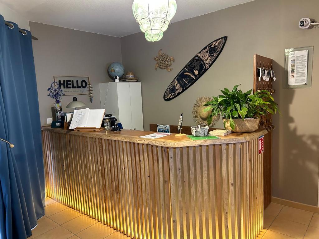 Vstupní hala nebo recepce v ubytování Logis Hotel De La Clape
