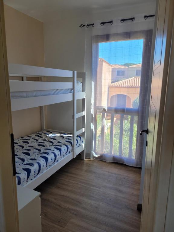 Postel nebo postele na pokoji v ubytování Surf House Mirice