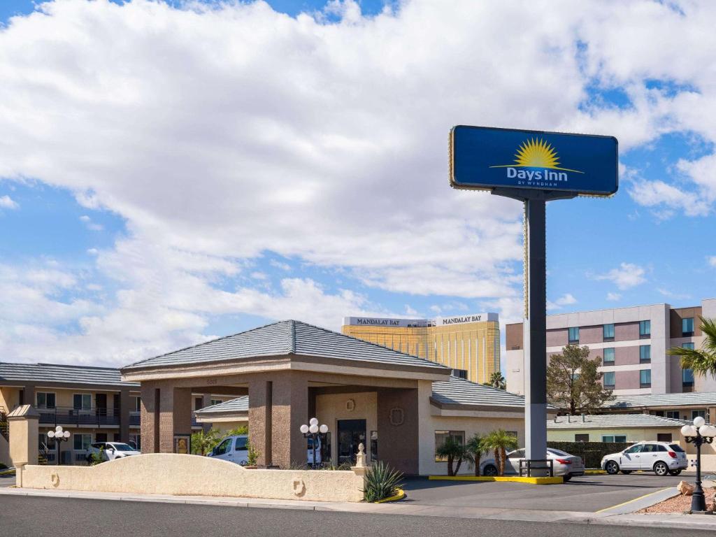 Days Inn توسط Wyndham Las Vegas Airport Near the Strip, آژانس هواپیمایی آسمان سپید