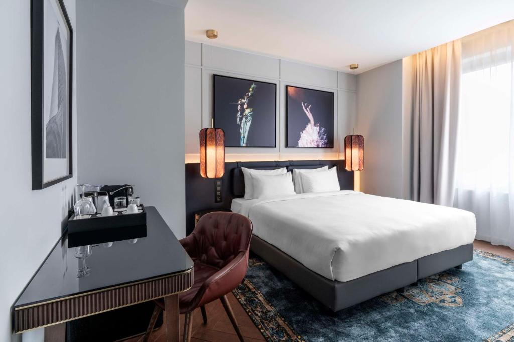 Radisson Collection Hotel, Santa Sofia Milan - Resim 19