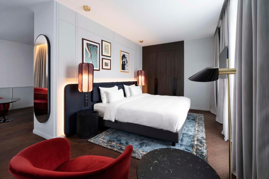 Postel nebo postele na pokoji v ubytování Radisson Collection Hotel, Santa Sofia Milan