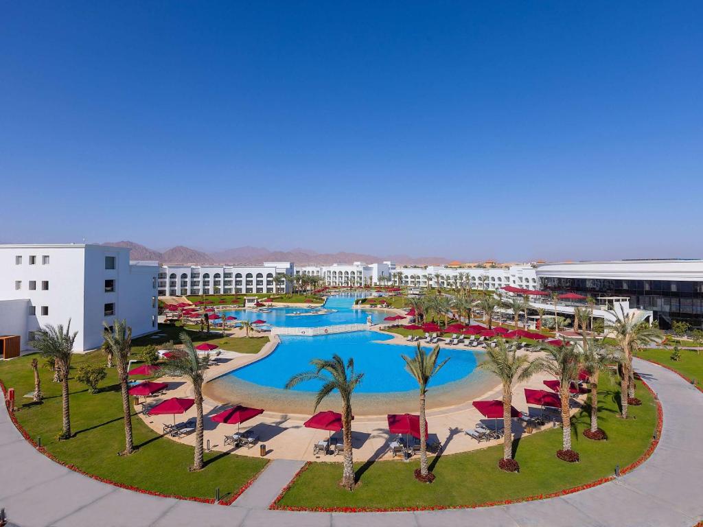 Bazén v ubytování Rixos Radamis Sharm El Sheikh nebo v jeho okolí