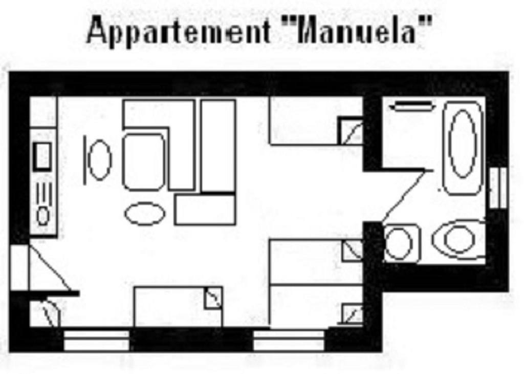 un plano de una casa en blanco y negro en 01 Manuela en Ober-Mörlen