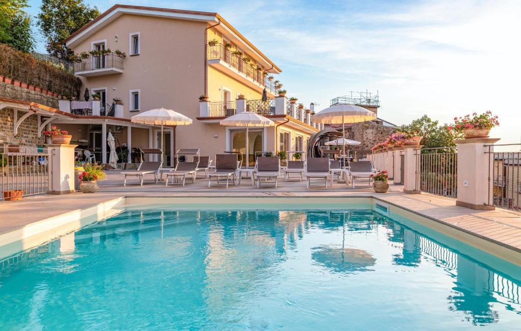 Πισίνα στο ή κοντά στο Cozy Home In Laureana Cilento