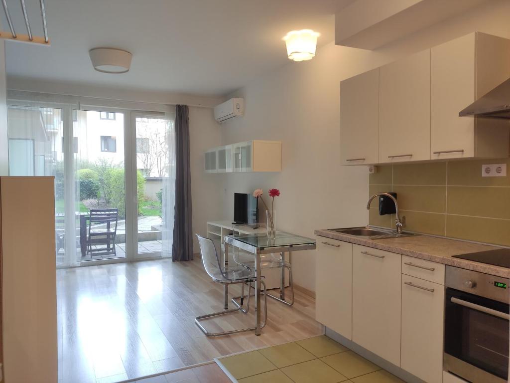 Corvin Center Suites - Studio With Balcony