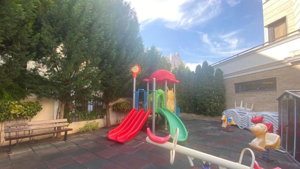 Herní místnost nebo prostor pro děti v ubytování Villa Valencia