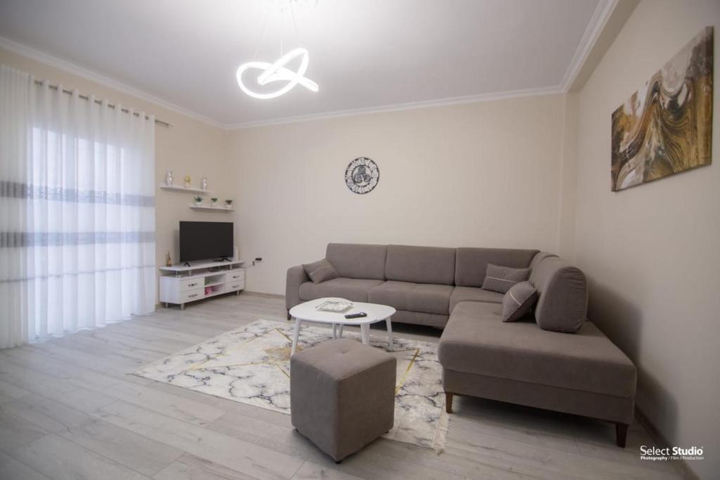 Гостиная зона в Family and Friends Apartment Korce