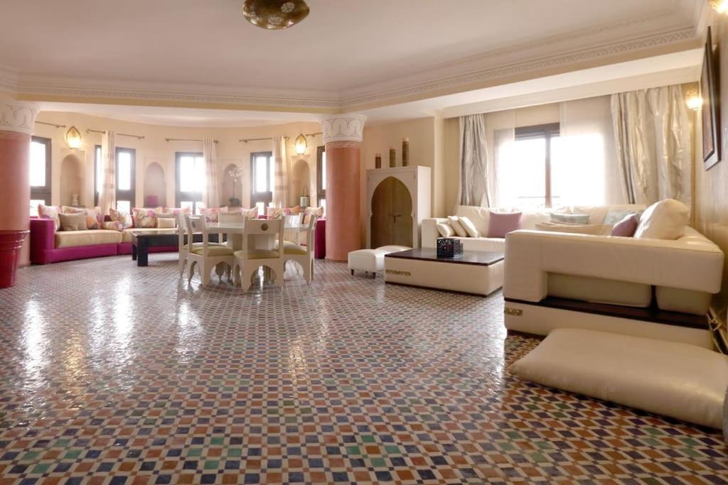 Typical large central appt in Gueliz with nice view — photo 2