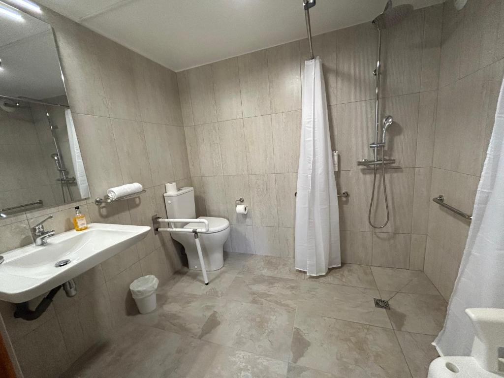 Koupelna v ubytování Logis Hotel De La Clape