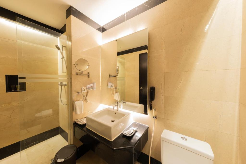Koupelna v ubytování Grand Jatra Hotel Pekanbaru