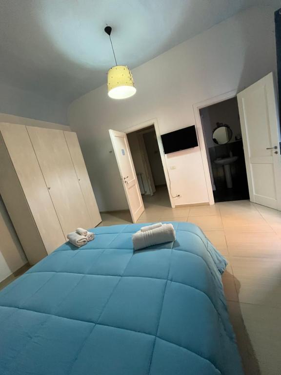 TV a/nebo společenská místnost v ubytování PERSEFONE LUXURY SUITE