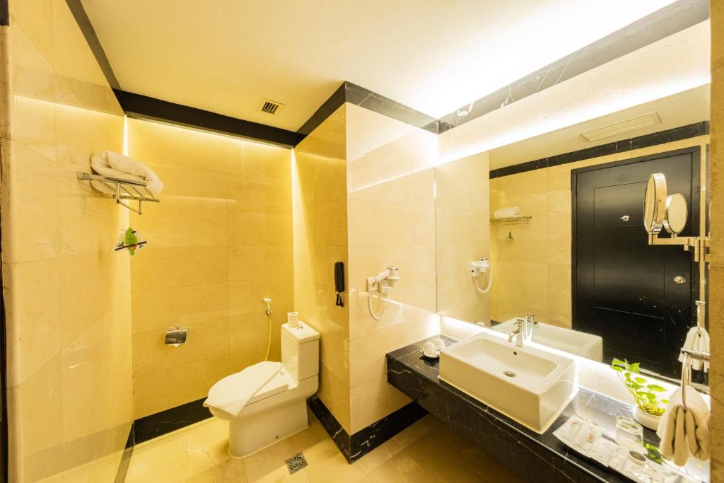 Koupelna v ubytování Grand Jatra Hotel Pekanbaru