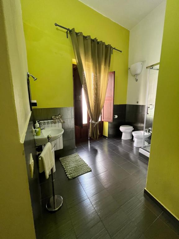 Koupelna v ubytování PERSEFONE LUXURY SUITE