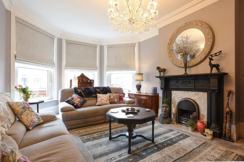 Stylish 2 Bedroom with Private Garden and Free Parking, Portsmouth