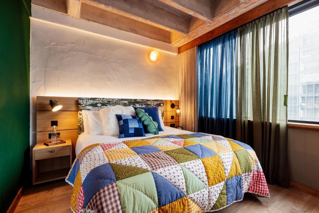 Treehouse Hotel Manchester - Resim 7