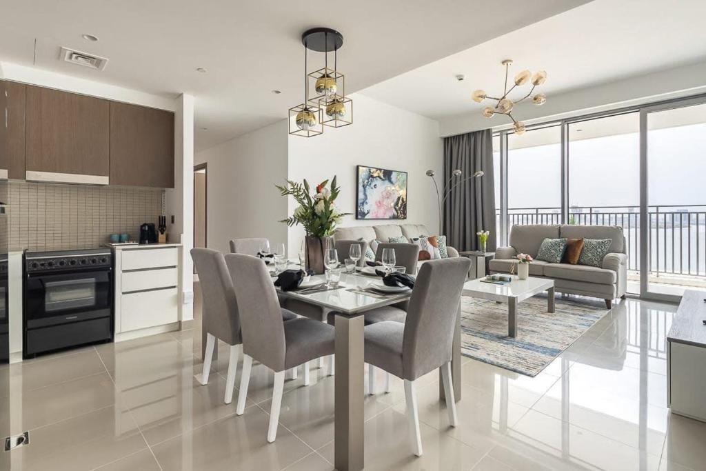 Frank Porter – 17 Icon Bay