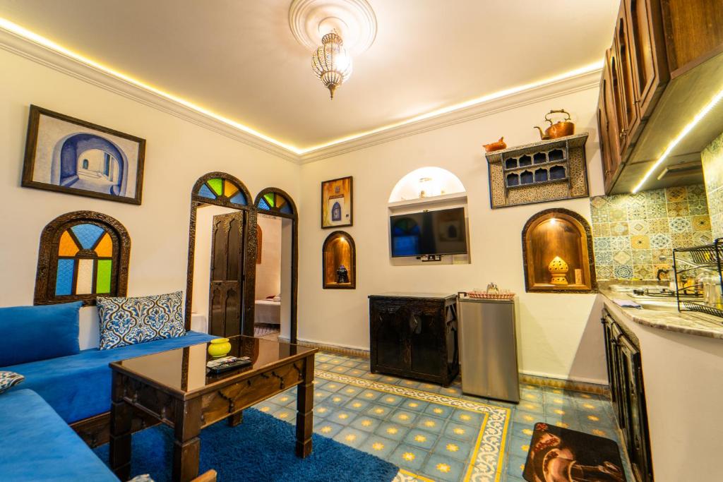 Uma televisão e/ou sistema de entretenimento em DAR NOKHBA INN