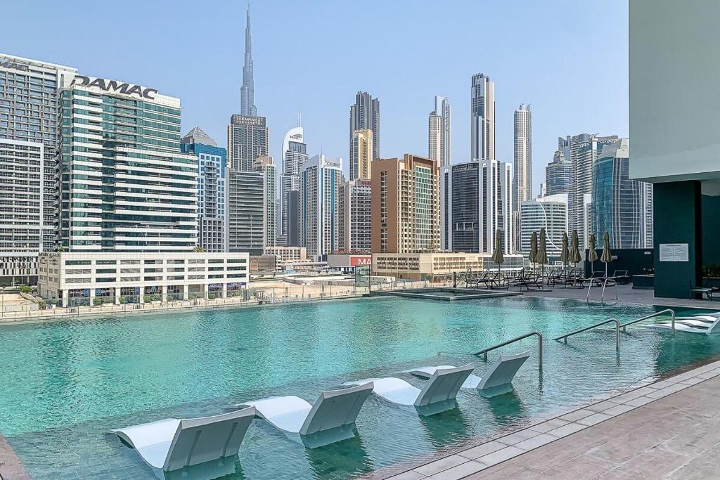 Frank Porter – 15 Northside Tower 1