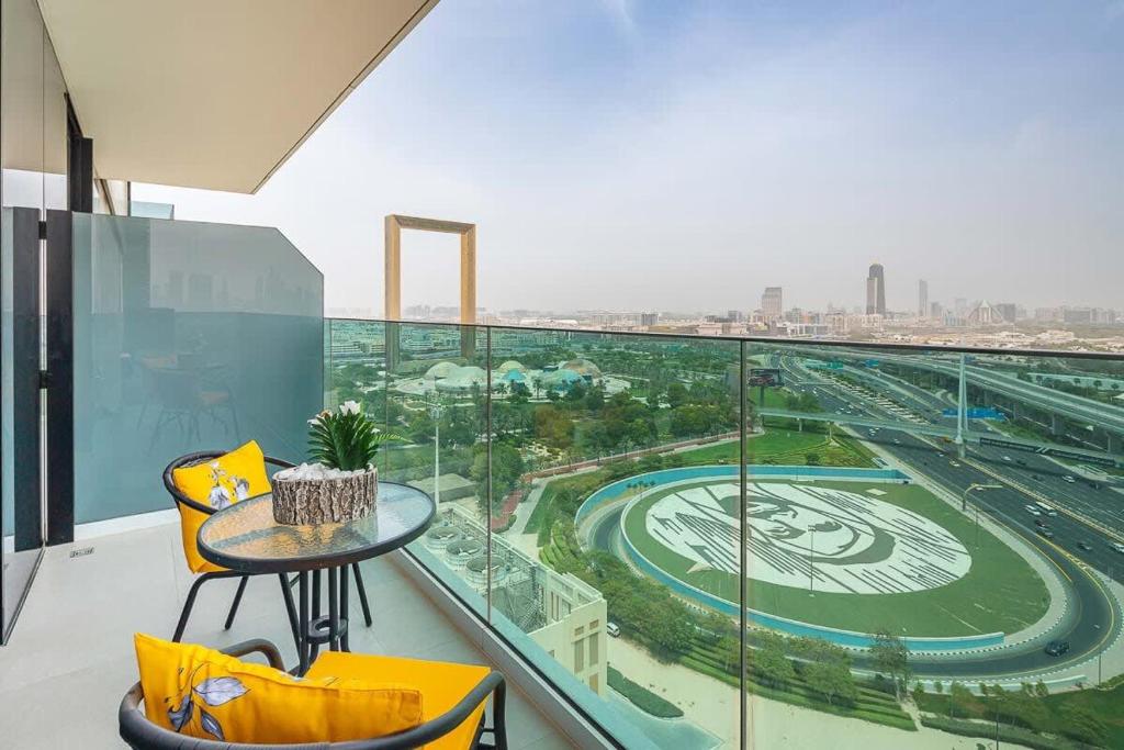 Frank Porter – 1 Residences