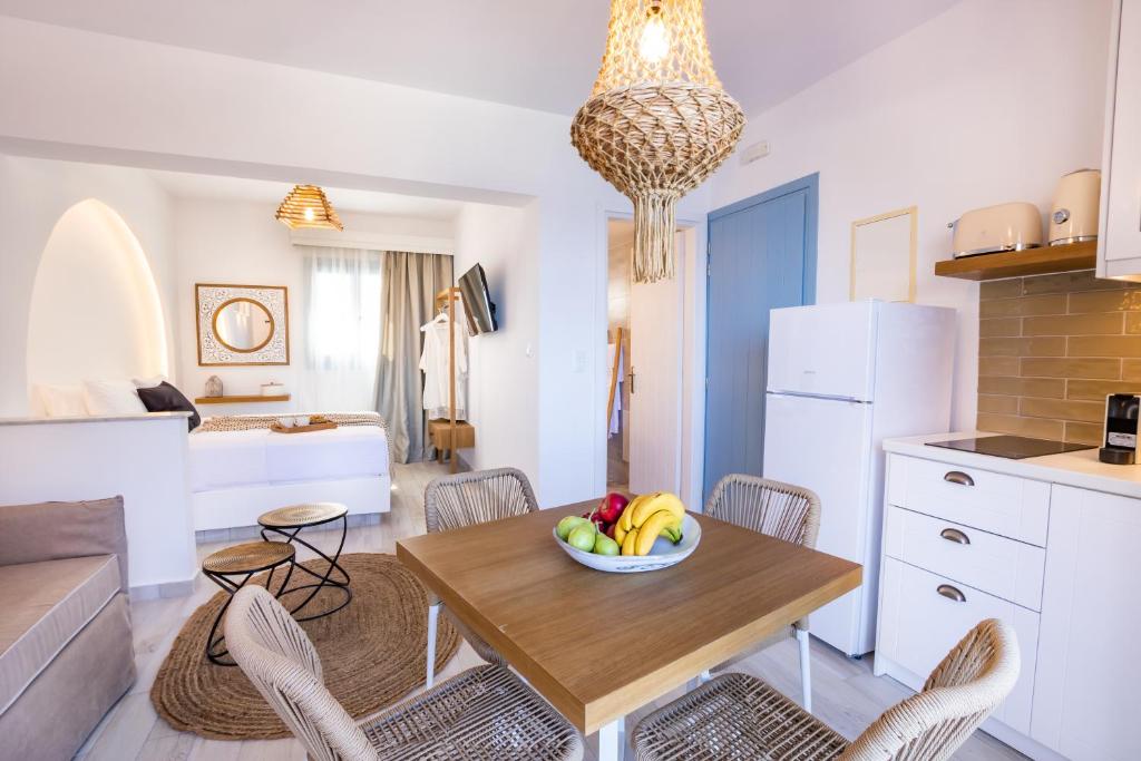 Kuchyň nebo kuchyňský kout v ubytování Yploui Suites