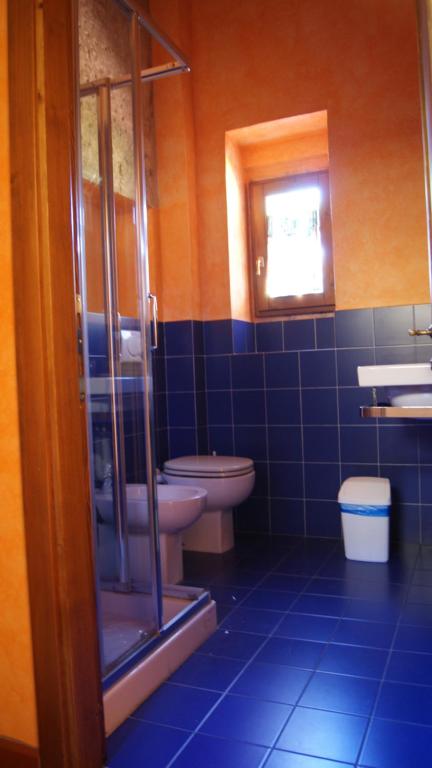 A bathroom at Al Canto B&B