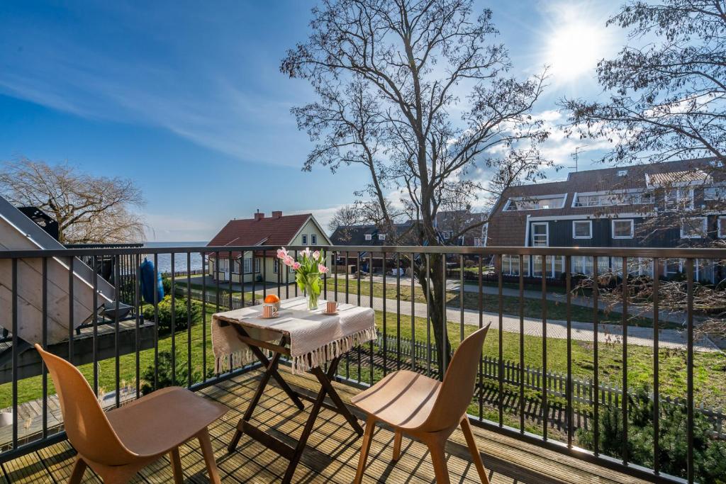 Balkoni atau teres di SOLEMAR romantic studio with lagoon View!