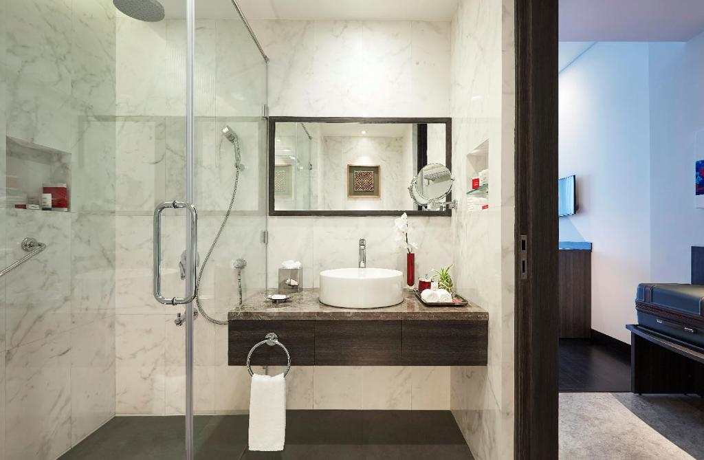 Koupelna v ubytování Vivanta Pune, Hinjawadi