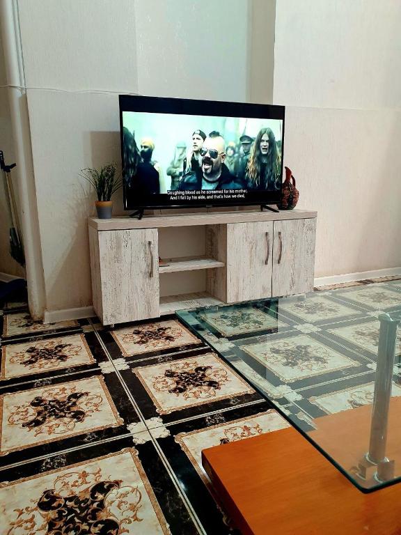 TV a/nebo společenská místnost v ubytování Good night