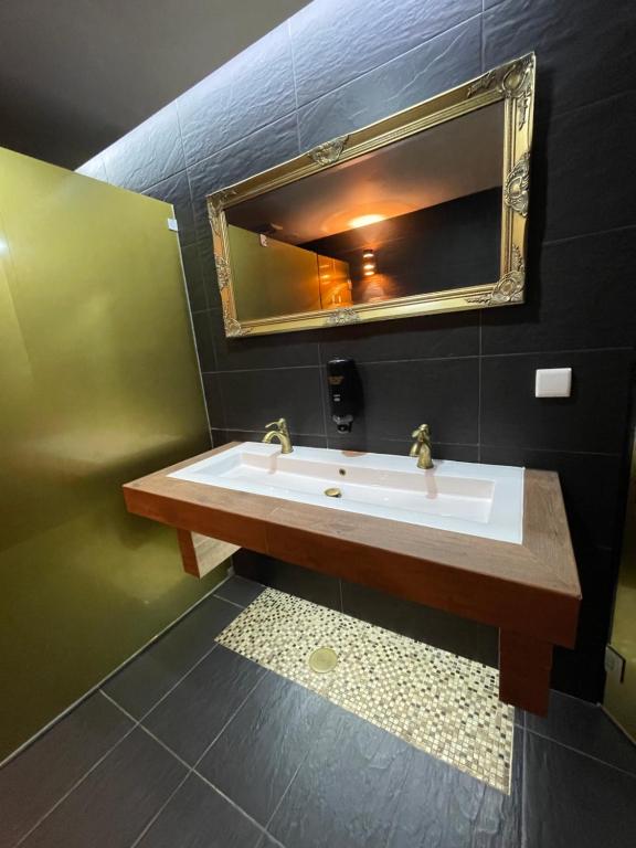 Koupelna v ubytování 33 Hostel