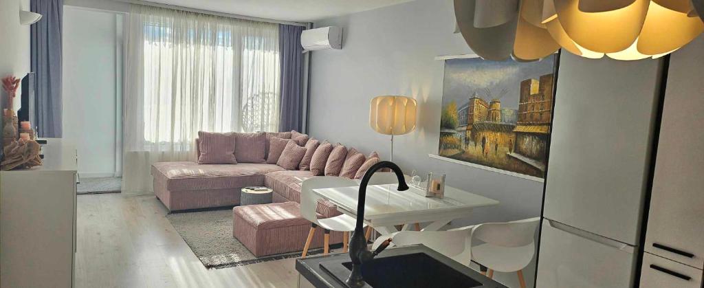 Khu vực ghế ngồi tại Апартамент ЛазуР