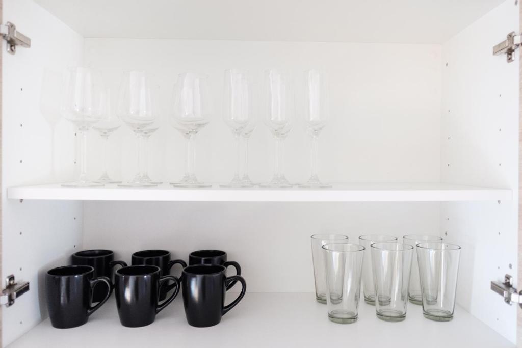 Příslušenství pro přípravu čaje a kávy v ubytování NEU Deluxe Suite Münsterblick, Maisonette, Kingsize Bett, Küche, Netflix, Aussicht, E-Kamin