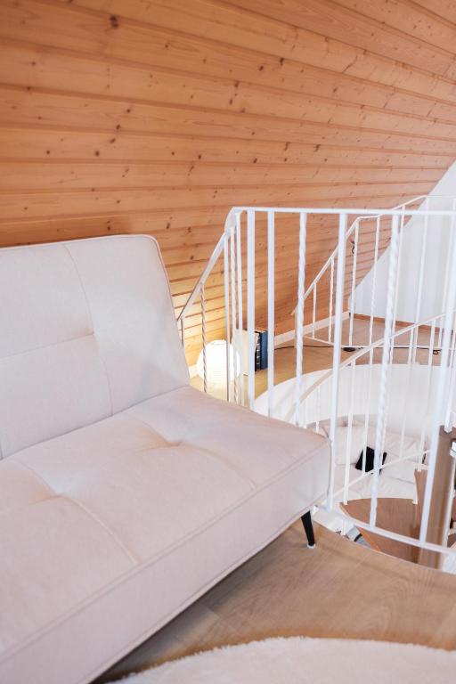 Postel nebo postele na pokoji v ubytování NEU Deluxe Suite Münsterblick, Maisonette, Kingsize Bett, Küche, Netflix, Aussicht, E-Kamin