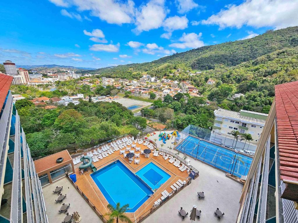 an aerial view of a resort with a swimming pool at Hotel Zanon in Águas de Lindóia