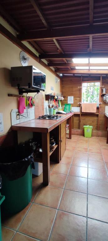 Kuchyň nebo kuchyňský kout v ubytování Hostal Hansi