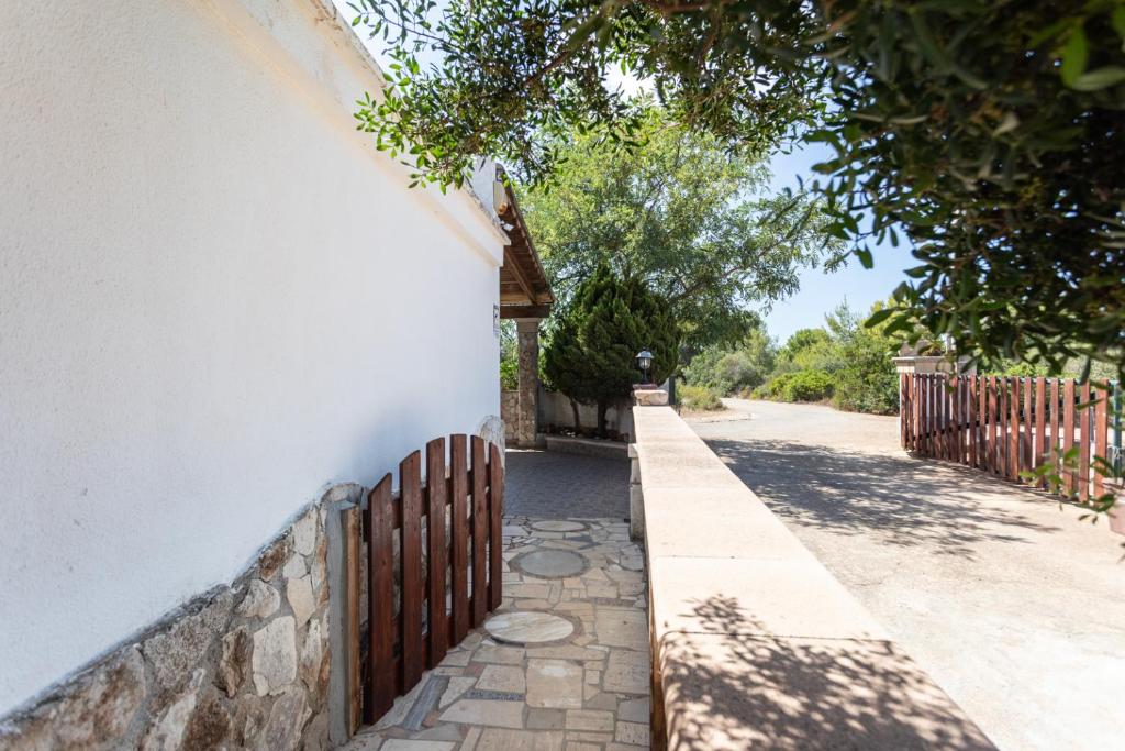 Zdjęcie z galerii obiektu Villetta Jasmine con giardino Torre Pali w mieście Torre Pali