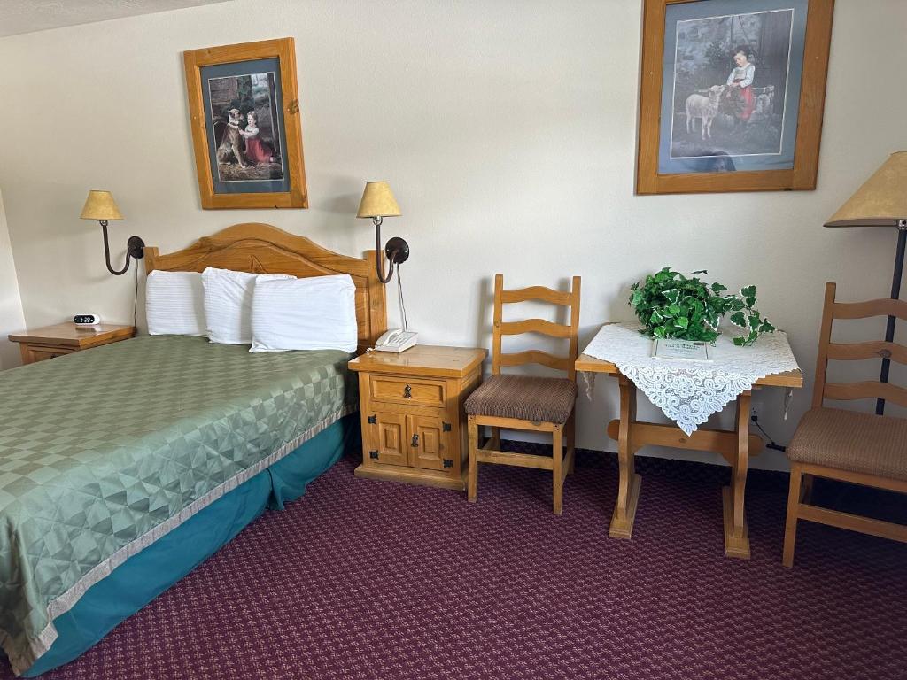 Columbine Inn and Suites - Chambre Lit Queen-Size